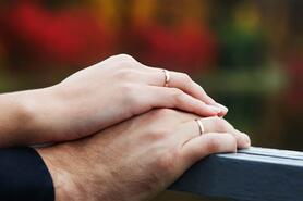 Hôn nhân giúp bệnh nhân ung thư sống lâu hơn