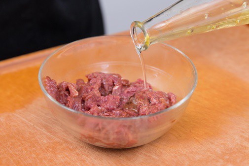 Cách xào thịt bò mềm, ngọt, giữ được giá trị dinh dưỡng cao - Ảnh 1.