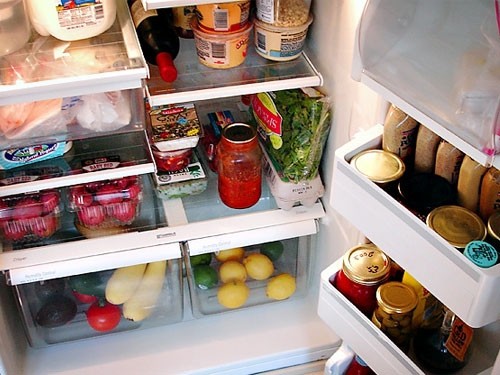 Nên thay đổi thói quen tích trữ thực phẩm trong tủ lạnh để ăn Tết - Ảnh 2.