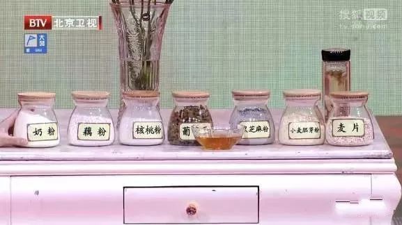 3 bí quyết biến yếu thành khỏe của vợ chồng danh y 80 tuổi: Áp dụng được bạn sẽ sống thọ - Ảnh 4. 3 bí quyết biến yếu thành khỏe của vợ chồng danh y 80 tuổi: Áp dụng được bạn sẽ sống thọ - Ảnh 4.