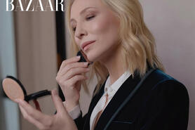 Cate Blanchett trẻ lâu ở tuổi 56 nhờ 'chăm sóc da bằng sự tử tế'