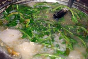 Cháo cá lóc rau đắng đấtMột sinh hoạt ăn uống bình dị mà đậm nét văn hóa, gần gũi với cộng đồng biết bao!