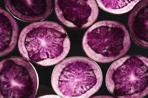 Khoai lang tím chữa nhiều bệnh Nói đến khoai lang tím người Việt Nam không ai lạ, nhưng tác dụng chữa bệnh của nhóm thực phẩm này lại ít người biết đến, đặc biệt là tác dụng giảm béo và giảm huyết áp.