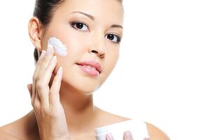 Những sai lầm chị em thường mắc phải khi dưỡng ẩm da