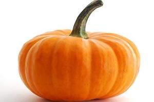 Cách chăm sóc da mặt trắng hồng với bí đỏ