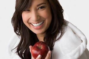 Ăn táo cả vỏ ngừa nhiều bệnhNhiều công trình nghiên cứu của các nhà khoa học cho rằng, ăn táo cả vỏ rất tốt và có tác dụng sau: