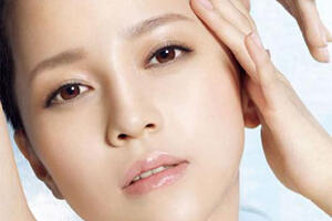 Các cách làm mờ sẹo thâm do mụn trứng cá