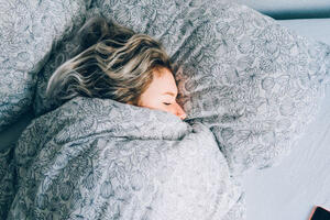 Đây là những việc không nên làm nếu đột nhiên thức dậy vào giữa đêm