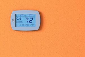 10 việc chúng ta vẫn làm trong phòng ngủ hóa ra có hại hơn cả tưởng tượng