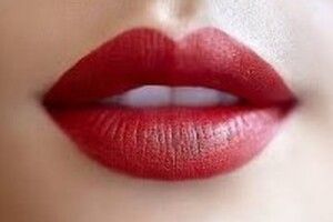 Bí quyết tô son đỏ cho mọi phong cách