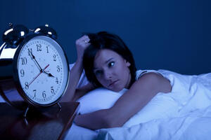 Mẹo trị mất ngủ ở người cao huyết áp