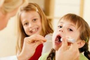 Đau miệng đau cổ họng hay loét ở miệng