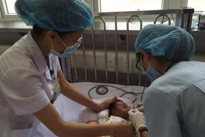 Chuyên gia mách cách cực đơn giản phòng bệnh hô hấp cho trẻ lúc giao mùa