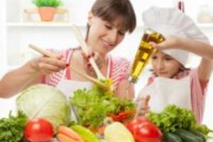 Mẹo chăm sóc trẻ giúp trẻ ăn nhanh hơn rất nhiều