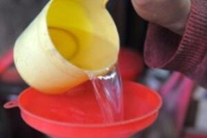 Uống rượu pha methanol, 19 người Campuchia thiệt mạng