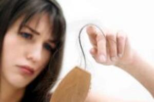 Tóc gãy rụng nhiều, phải làm sao?