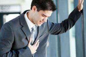 Thoát chết vì nhận biết những dấu hiệu sớm cơn đau tim
