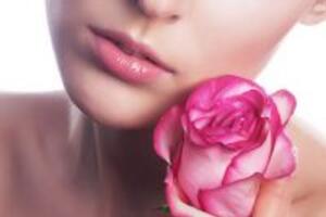 Phương pháp làm đẹp toàn diện với nước hoa hồng