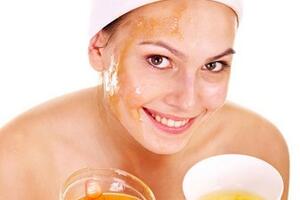 Hướng dẫn làm đẹp da với sữa ong chúa tươi