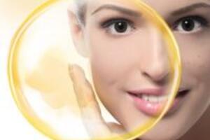 Tại sao Vitamin C lại có thể trị mụn?