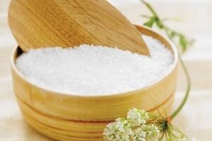 Bạn đã biết cách tắm trắng toàn thân với muối biển chưa?