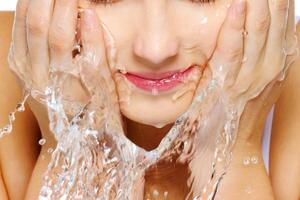 Những lỗi nào bạn hay gặp trong việc chăm sóc da hằng ngày?