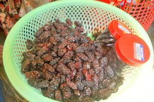 Táo tàu chữa mất ngủTheo Đông y, táo tàu vị ngọt tính ôn, vào hai kinh tỳ và vị, có tác dụng bổ tỳ, ích khí, dưỡng vị, sinh tân dịch, điều hòa doanh vệ...