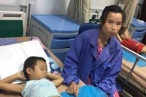 Trẻ bị sùi mào gà quanh miệng, mắt vì lây từ bố mẹ