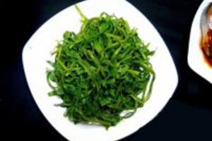 Rau muống luộc có tác dụng và tác hại gì?