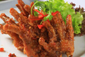 Chân gà chiên sả ớt ngon không thể chối từ