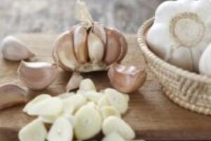 Cách hỗ trợ chữa bệnh chàm bằng tỏi