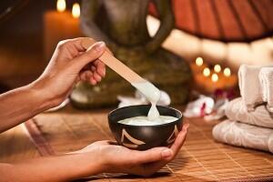 Tự làm kem trắng da hiệu quả tại nhà