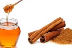 Hướng dẫn 2 cách trị mụn hiệu quả từ mật ong