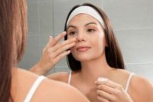 4 bước bôi kem dưỡng da ban đêm đúng cách