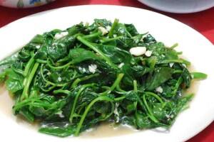 Mách bạn các món ăn “khắc tinh” của mụn trứng cá