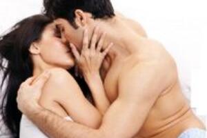 Uống nước dừa giúp quý ông dẻo dai và sung mãn hơn