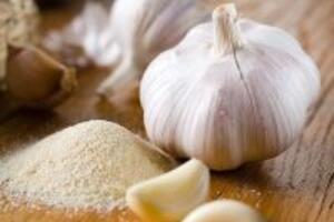 Tự chữa bệnh viêm xoang bằng nước muối và tỏi