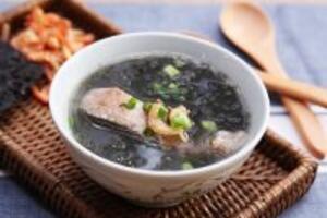 Các món ăn chữa tóc bạc sớm hiệu quả từ bên trong