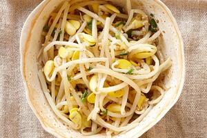 Dùng rau củ để làm da trắng đẹp lâu dài