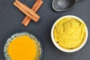 3 Cách làm mặt nạ tinh bột nghệ vàng trị tàn nhang trong vòng 1 tuần