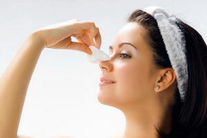 Hướng dẫn 3 cách trị mụn đầu đen đơn giản từ thiên nhiên