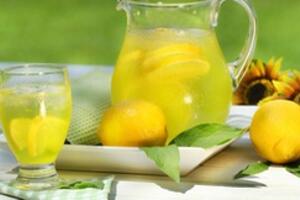 6 lý do nên uống nước chanh vào buổi sáng