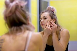 Mất cân bằng hormone sẽ gây nên những tình trạng này, bạn nhất định phải biết để điều trị kịp thời