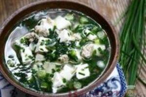 Giảm nguy cơ mắc bệnh ung thư đại tràng với canh rong biển đậu phụ