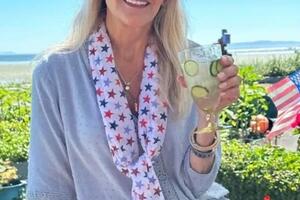 5 việc làm hàng ngày giúp U80 được khen trẻ 'như chị gái của cháu'