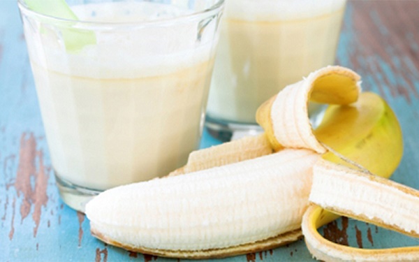 Cách làm mặt nạ sữa tươi và chuối chăm sóc da khô hiệu quả tại nhà