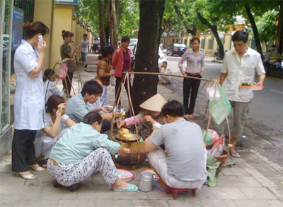 Ngộ độc thực phẩm xử lý như thế nào là đúng cách và hiệu quả nhất - Ảnh 1. Ngộ độc thực phẩm xử lý như thế nào là đúng cách và hiệu quả nhất - Ảnh 1.