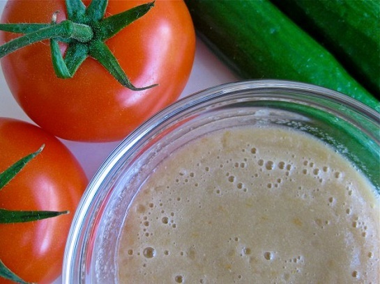 cách làm trắng da mặt từ cà chua và dưa leo