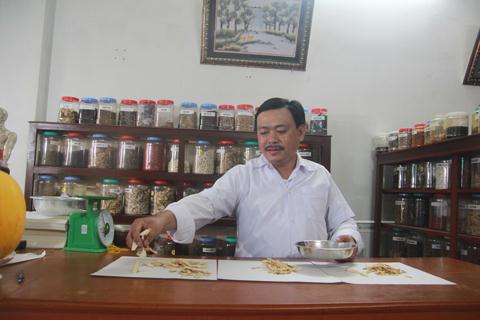 Kỳ diệu tài chữa vô sinh của lương y giúp hơn 200 gia đình có con