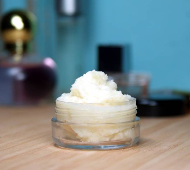 kem-duong-trang-da-mat